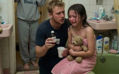 Ma fille de cinq ans prenait toujours un bain avec mon mari. Ils restaient là-dedans plus d’une heure chaque nuit. Quand je lui ai finalement demandé ce qu’ils faisaient, elle a éclaté en larmes et a dit : «